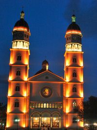 카르멘 성모 대성당의 정면