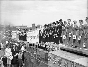 제2차 세계 대전 중 CNE에서 열린 미스 전쟁 근로자 미인 대회.