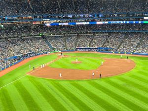 4월 8일 텍사스 레인저스와의 홈 개막전