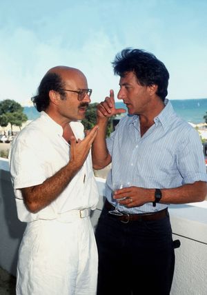 슐뢴도르프(왼쪽)와 더스틴 호프만 1984년 베니스 영화제에서