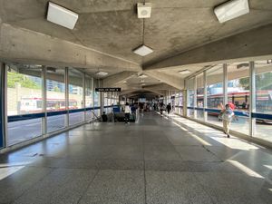 핀치 버스 터미널 내부