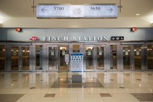 핀치역 입구 노스 아메리칸 센터