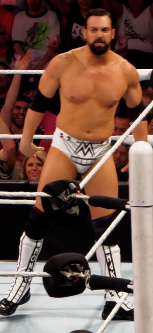 초대 챔피언 아론 렉스