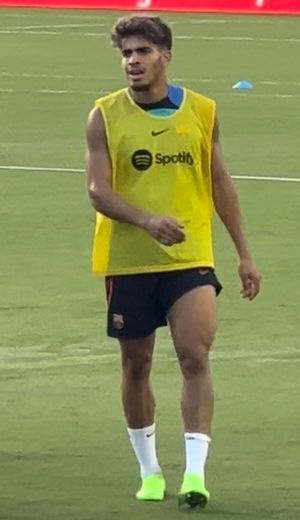 2022년 바르셀로나에서 훈련 중인 에잘줄리