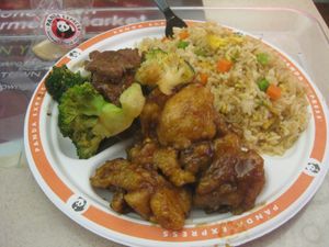 볶음밥, 브로콜리 비프, 오렌지 치킨