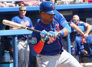 2016년 3월 스프링 트레이닝에서 타격하는 라가레스