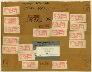 등기우편 소포는 호프 다이아몬드를 국립 자연사 박물관으로 배송하는 데 사용되었다.