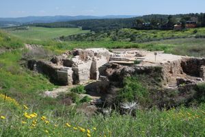 게제르 유적의 파괴된 탑