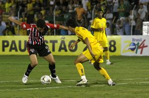 2008년 3월 상파울루에서 뛰는 에르나니스