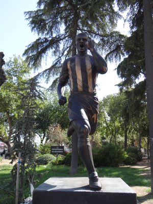 알렉스의 동상 (카디쿄이 요우르트추 공원)