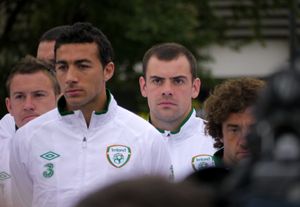 UEFA 유로 2012 전에 소포트에서 열린 아일랜드 대표팀의 "환영 행사"에 참석한 헌트(오른쪽 끝)