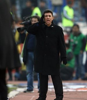 테헤란 더비에서 에스테그랄을 지도하는 갈레노에이