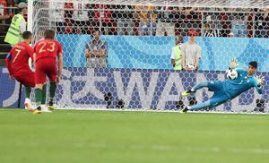 2018년 FIFA 월드컵에서 크리스티아누 호날두의 페널티킥을 막아내는 베이란반드