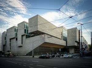 밀라노 보코니 대학교의 그래프톤 건축가들이 설계한 뢴트겐 빌딩