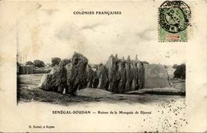 프랑스 엽서에 그려진 폐허가 된 젠네 모스크