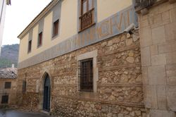 힐 데 알보르노스가 어린 시절을 보낸 쿠엔카의 알보르노스 및 루나 가문의 집.