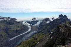 크리스틴아르틴다르 산봉우리에서 모르사르요쿨 빙하를 바라본 풍경