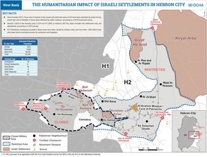 2019년 유엔 인도주의 업무 조정국의 지도. 헤브론 시의 이스라엘 정착촌이 인도주의에 미치는 영향을 보여준다. 구시가는 대부분 "제한 구역"에 있다.