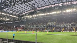 아스타나 아레나에서 열린 카자흐스탄 대 덴마크 경기 시작 장면