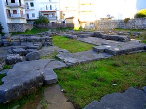 고대 아폴론 피티오스 소테르 신전의 유적