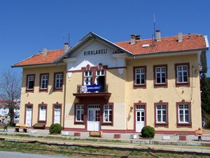 크르클라렐리 기차역