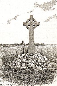 핀데루프 마을의 기념 십자가