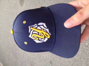 2016년 "요크 레볼루션 장미 전쟁" 모자