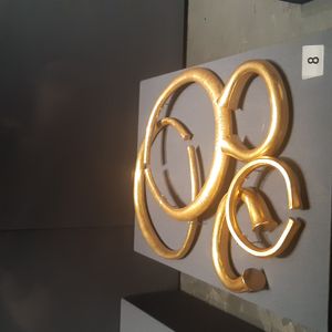 밀턴 케인스 보물에 전시된 토르크와 팔찌, 대영 박물관