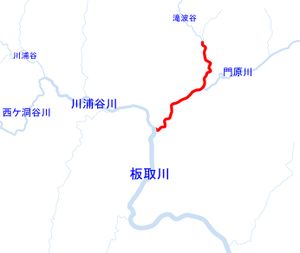 구 이타도리촌 중앙부. 빨간 선 구간의 하천은 명칭에 이설이 있는 구간. (현지에서는 카도하라 강으로 가와우라 강 합류점에 이른다. 이타도리 강#최상류부について를 참조)