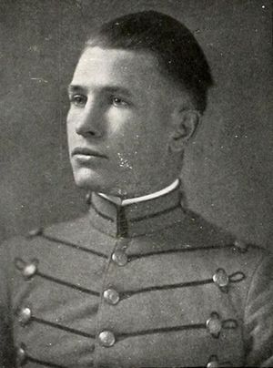 1914년 제복을 입은 생도