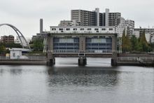 메구로강 수문(2019년 10월 18일 촬영)