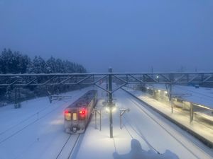 2020년 12월 고미나토역에서 출발하는 오미나토행 KiHa 100계 열차의 시모키타 열차