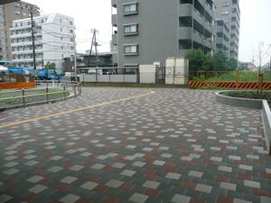 동쪽 출구 광장