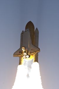 STS-124 발사 근접 촬영