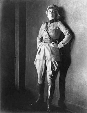 페기 우드, 버디스(Buddies) (1919)