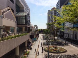 오유미노 센터 몰(남쪽 출구 데크 앞)