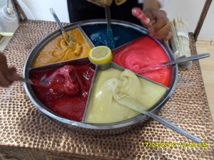 전통 용기에 담긴 마준