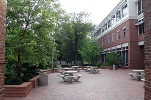 조지아 서던 대학교 경영대학원 뒤에 있는 코카콜라 광장