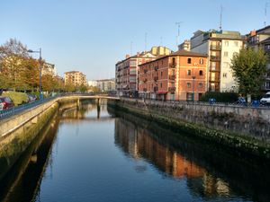 오이아르춘 강이 에렌테리아를 통과하고 있다.