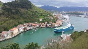 파사야 항구 입구