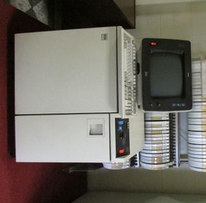 터미널이 있는 IBM 3274-41D 컨트롤러