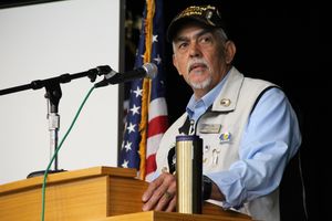 2017년 6월, 우날라스카의 시장 빈센트 M. 투티아코프 시니어