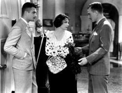 길버트 롤랜드, 헨리 킹 감독의 영화 The Woman Disputed(1928)에서. 왼쪽부터: 길버트 롤랜드, 노마 탈마지, 그리고 아놀드 켄트.