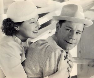 코미디언 조 E. 브라운과 함께, 영화 Earthworm Tractors(1936)