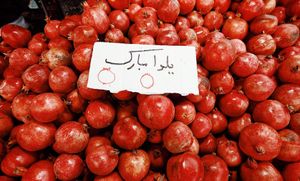 테헤란 바자르의 얄다 석류