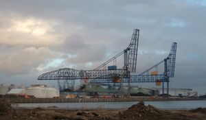 플라르딩언의 Vulcaanhaven에 있는 2개의 광석 크레인