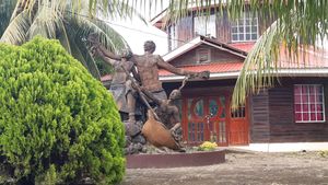 빅 콘 아일랜드의 문화원 박물관 앞에 위치한 노예 아프리카인과 그 후손의 해방을 기념하는 기념물