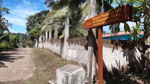 Mount Pleasant Hill과 전망대 방향을 표시하는 표지판