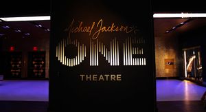 마이클 잭슨: 원(Michael Jackson: One) 극장