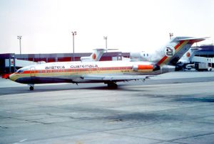 1980년에 촬영된 보잉 727-100 기종의 "플라잉 파파야" 도색